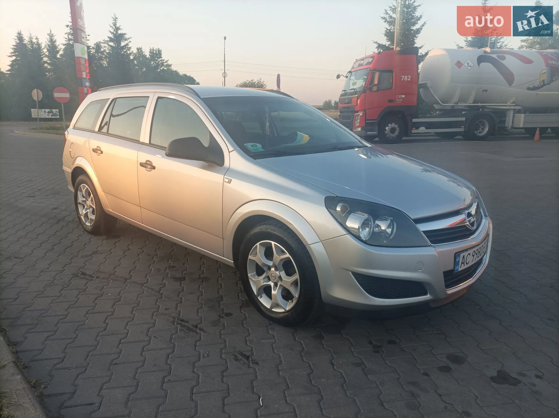2010 Opel Astra - мініатюра 8