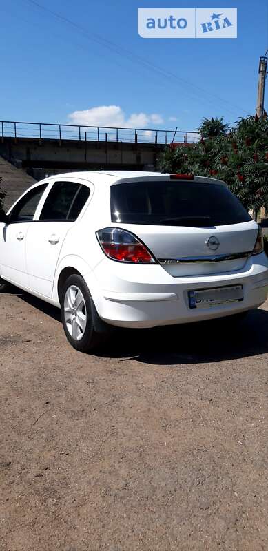 Хетчбек Opel Astra 2013 в Черкасах