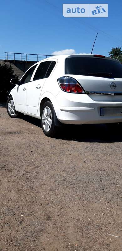 Хетчбек Opel Astra 2013 в Черкасах