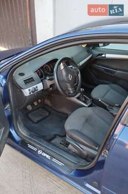 Универсал Opel Astra 2006 в 