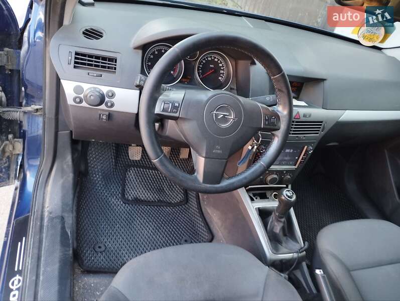 Универсал Opel Astra 2006 в Кропивницком