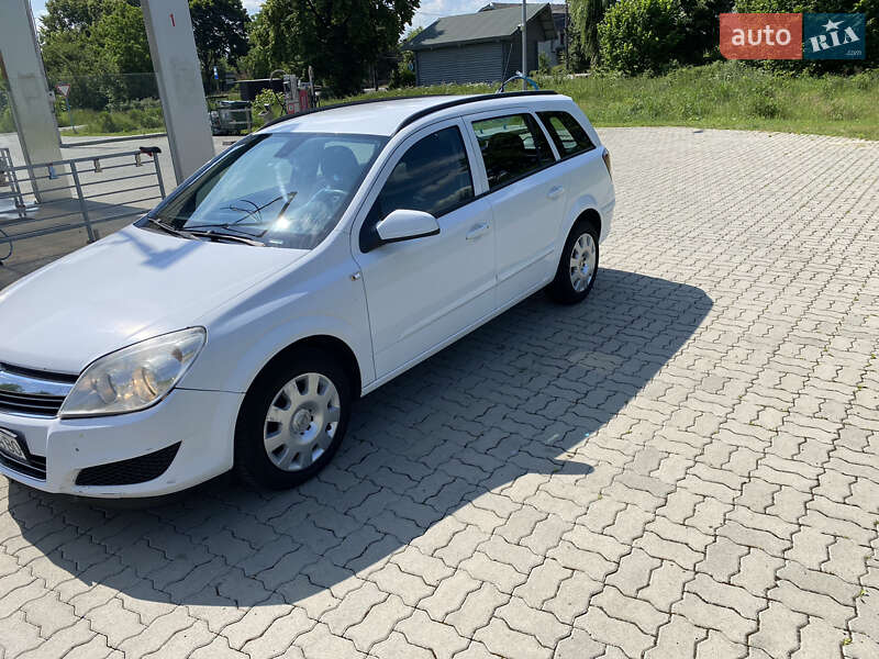 Универсал Opel Astra 2009 в Стрые