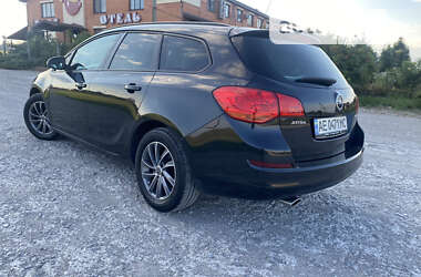 Універсал Opel Astra 2012 в Кам'янському