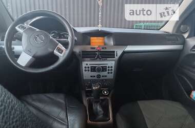 Универсал Opel Astra 2004 в Яворове