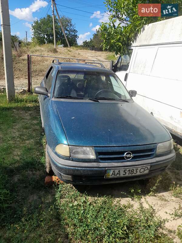 Универсал Opel Astra 1997 в Березовке