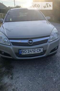 Хэтчбек Opel Astra 2007 в Лановцах