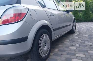 Хэтчбек Opel Astra 2005 в Ходорове