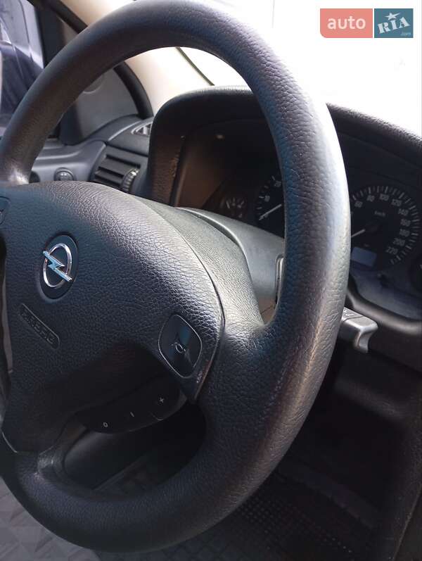 Седан Opel Astra 2004 в Харкові
