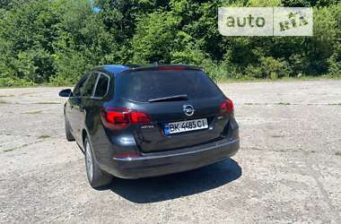 Универсал Opel Astra 2012 в Ровно