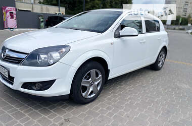 Хэтчбек Opel Astra 2013 в Харькове