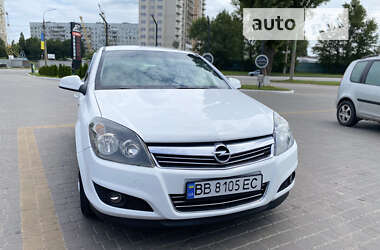 Хэтчбек Opel Astra 2013 в Харькове