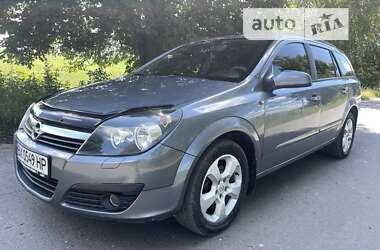 Универсал Opel Astra 2005 в Теофиполе