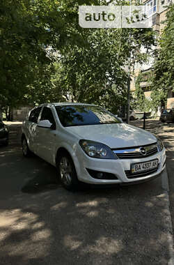 Хэтчбек Opel Astra 2012 в Кропивницком