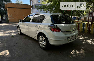 Хэтчбек Opel Astra 2012 в Кропивницком