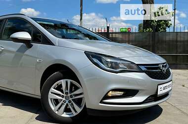 Універсал Opel Astra 2016 в Києві