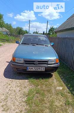 Хэтчбек Opel Astra 1994 в Овруче