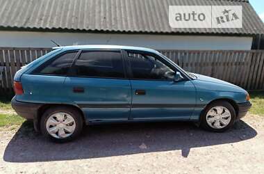 Хэтчбек Opel Astra 1994 в Овруче