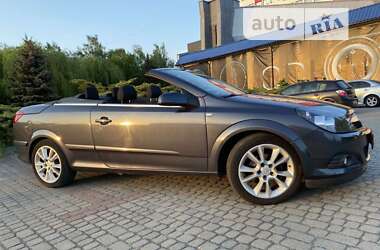 Кабриолет Opel Astra 2006 в Городке