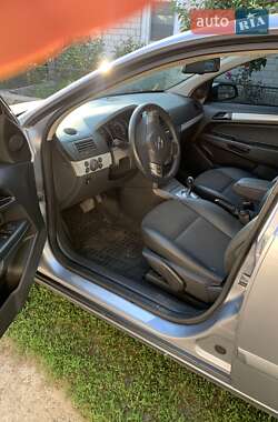 Хэтчбек Opel Astra 2006 в 