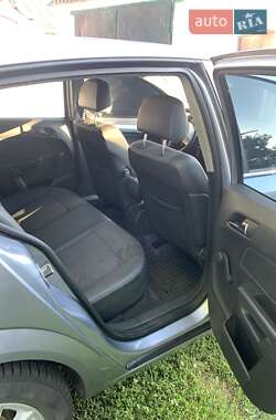 Хэтчбек Opel Astra 2006 в 