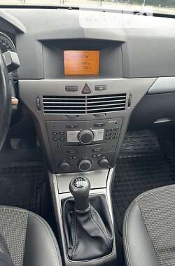 Универсал Opel Astra 2006 в Киеве