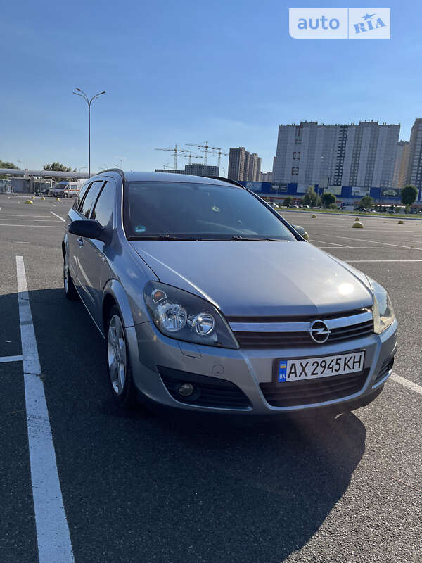 Универсал Opel Astra 2005 в Киеве