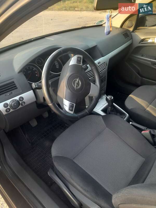 Универсал Opel Astra 2009 в Ахтырке