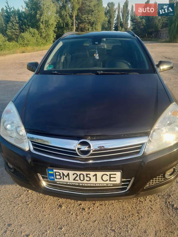 Универсал Opel Astra 2009 в Ахтырке