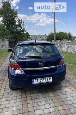 Хэтчбек Opel Astra 2011 в Косове