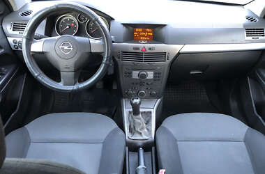Універсал Opel Astra 2006 в Новому Бузі