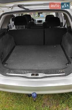 Универсал Opel Astra 2004 в Черновцах