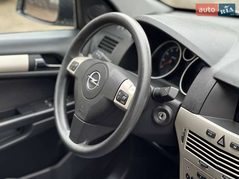 Седан Opel Astra 2008 в Черновцах