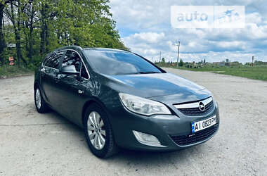 Універсал Opel Astra 2011 в Умані