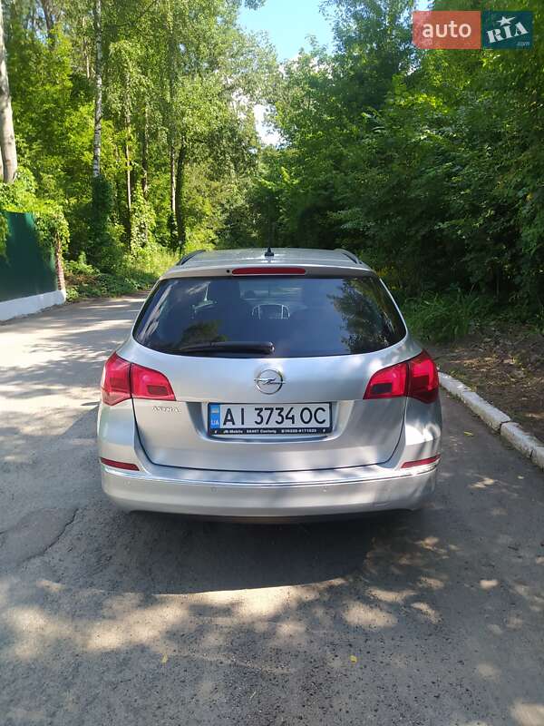 Универсал Opel Astra 2014 в Боярке