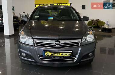 Універсал Opel Astra 2010 в 