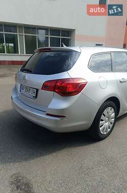 Універсал Opel Astra 2013 в 