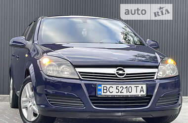 Универсал Opel Astra 2012 в Дрогобыче