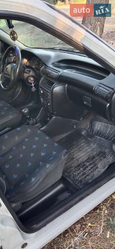 Універсал Opel Astra 1994 в Дніпрі