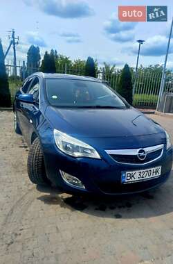 Opel Astra 2011 Opel Astra 2011