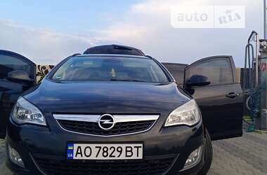 Універсал Opel Astra 2012 в Іршаві