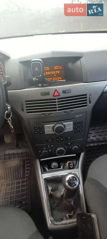 Хэтчбек Opel Astra 2004 в Смеле фото 6 Хэтчбек Opel Astra 2004 в Смеле