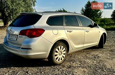 Универсал Opel Astra 2013 в Ирпене