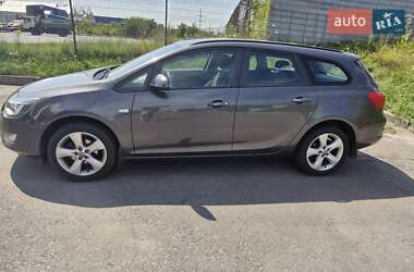 Универсал Opel Astra 2012 в Ровно