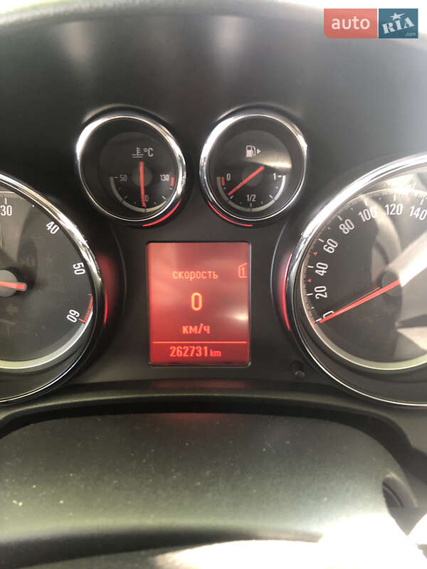 Універсал Opel Astra 2012 в Тячеві