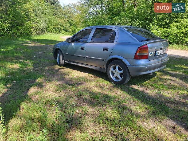 Хэтчбек Opel Astra 2003 в Киеве