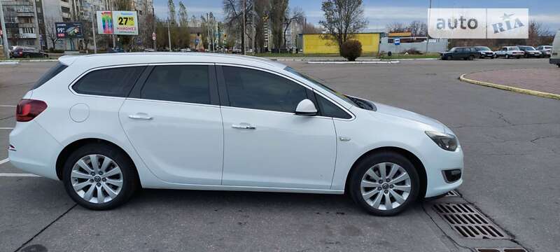 Універсал Opel Astra 2013 в Бурштині