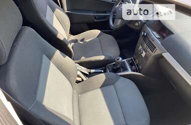 Универсал Opel Astra 2005 в 