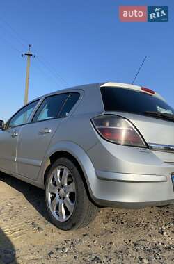 Хэтчбек Opel Astra 2007 в Ровно