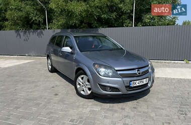 Opel Astra 2010