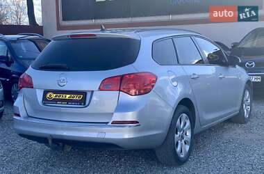 Универсал Opel Astra 2013 в 